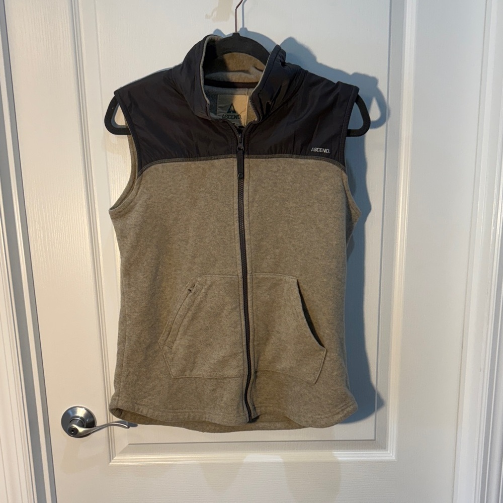 Ascend Two-Tone Gray Utility Vest Size M Zipper Pocket